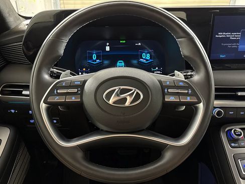 Certified 2024 Hyundai Palisade Calligraphy FWD image 16