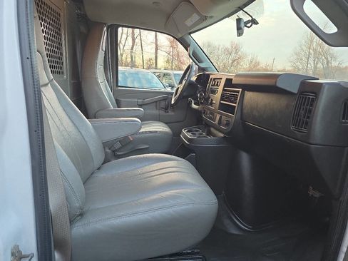 Used 2020 Chevrolet Express 2500 2500 3dr Cargo Van image 26