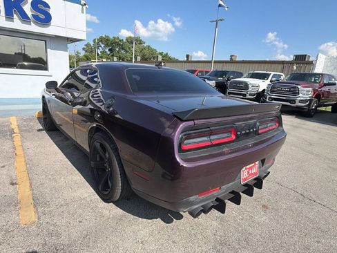 Used 2022 Dodge Challenger SRT Hellcat RWD image 9