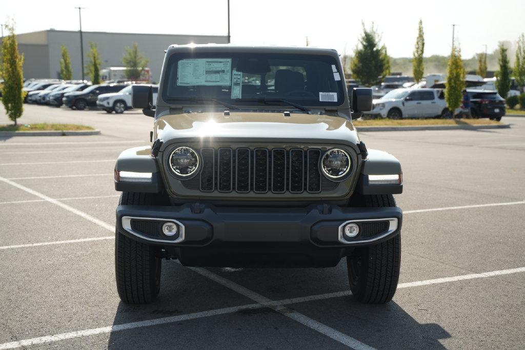 New 2026 Jeep Gladiator Sport AWD/4WD image 2