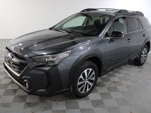 Used 2025 Subaru Outback Premium w/ Popular Package #1A AWD/4WD image 30