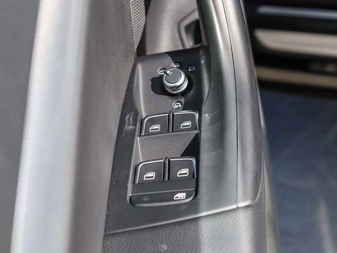 Used 2018 Audi Q3 2.0T Premium Plus w/ Premium Plus Package image 29