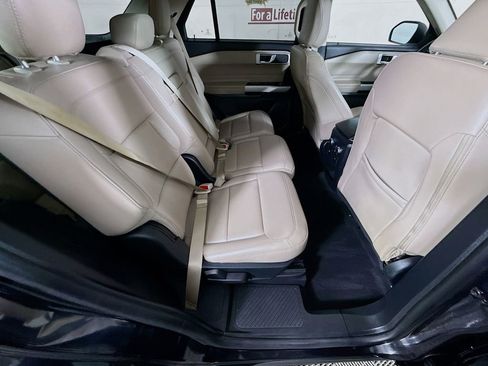 Used 2021 Ford Explorer XLT w/ Equipment Group 202A image 30