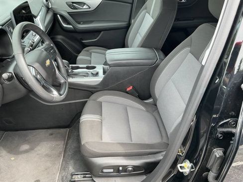 Used 2025 Chevrolet Blazer LT FWD image 18