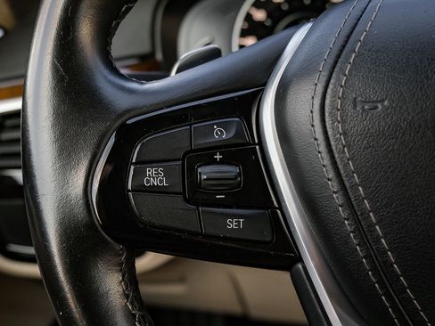 Used 2019 BMW 530e w/ Convenience Package image 16