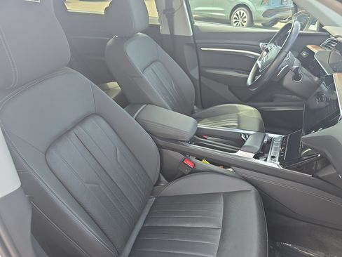 Used 2020 Audi e-tron Premium Plus AWD/4WD image 10
