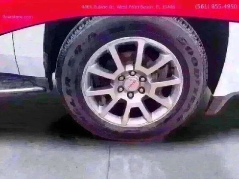 Used 2020 GMC Yukon XL Denali image 15