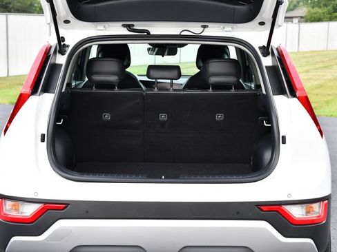 Used 2024 Kia Niro EX FWD image 28