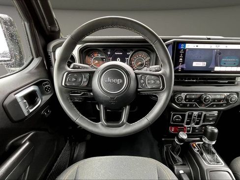 Used 2025 Jeep Wrangler Unlimited Sport AWD/4WD image 11