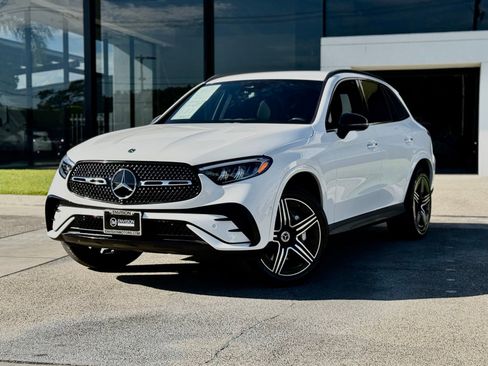 Used 2023 Mercedes-Benz GLC 300 image 2