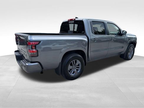 Used 2025 Nissan Frontier SV RWD image 7