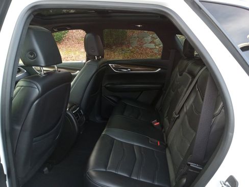 Used 2017 Cadillac XT5 Platinum image 25