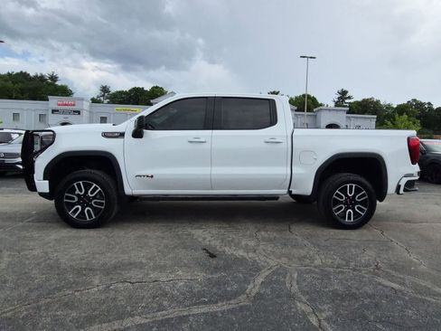 Used 2023 GMC Sierra 1500 AT4 w/ Technology Package AWD/4WD image 5