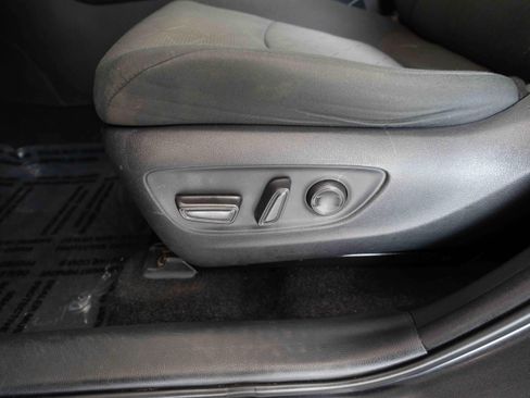 Used 2021 Toyota RAV4 XLE w/ Convenience Package AWD/4WD image 12