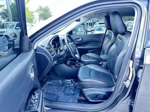 Used 2018 Jeep Compass Limited w/ Navigation Group FWD image 10
