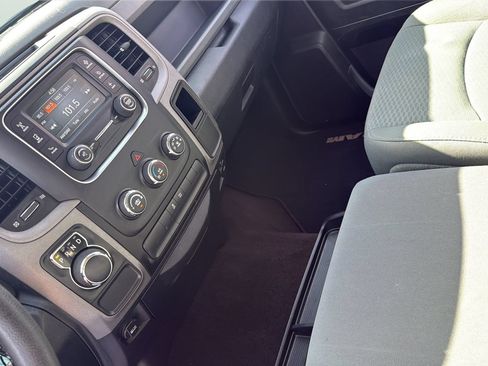 Used 2016 RAM 1500 Express RWD image 17
