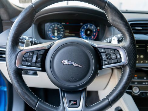Used 2020 Jaguar F-PACE SVR image 15