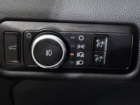 Used 2023 Ford Explorer Limited w/ Limited Technology Package image 31