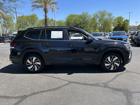 Certified 2025 Volkswagen Atlas SE FWD image 5