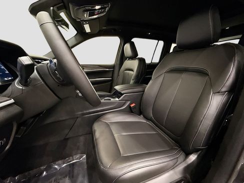 New 2025 Jeep Grand Cherokee Limited w/ Black Appearance Package image 10