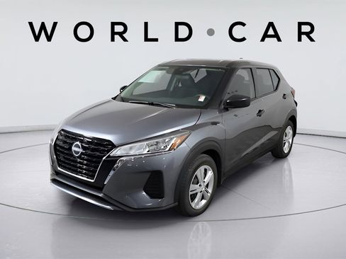 Used 2023 Nissan Kicks S image 3