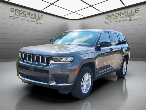 Used 2024 Jeep Grand Cherokee L Laredo image 2