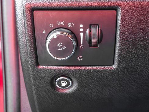 Used 2022 Jeep Grand Cherokee Limited w/ Tech Group AWD/4WD image 20