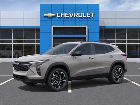 New 2026 Chevrolet Trax RS w/ Sunroof Package FWD image 2