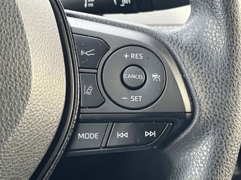 Used 2019 Toyota RAV4 XLE w/ Phone Cable & Charge Package image 33