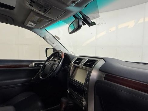 Used 2016 Lexus GX 460 w/ Premium Package AWD/4WD image 21