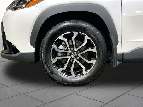 Used 2024 Toyota Corolla Cross AWD Hybrid image 11