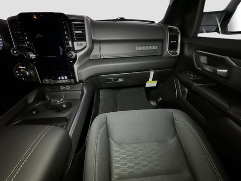 New 2026 RAM 1500 4x4 Crew Cab image 27