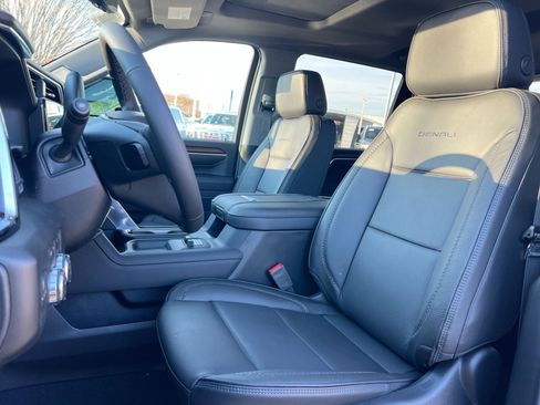 New 2026 GMC Sierra 2500 Denali w/ Denali Reserve Package image 11