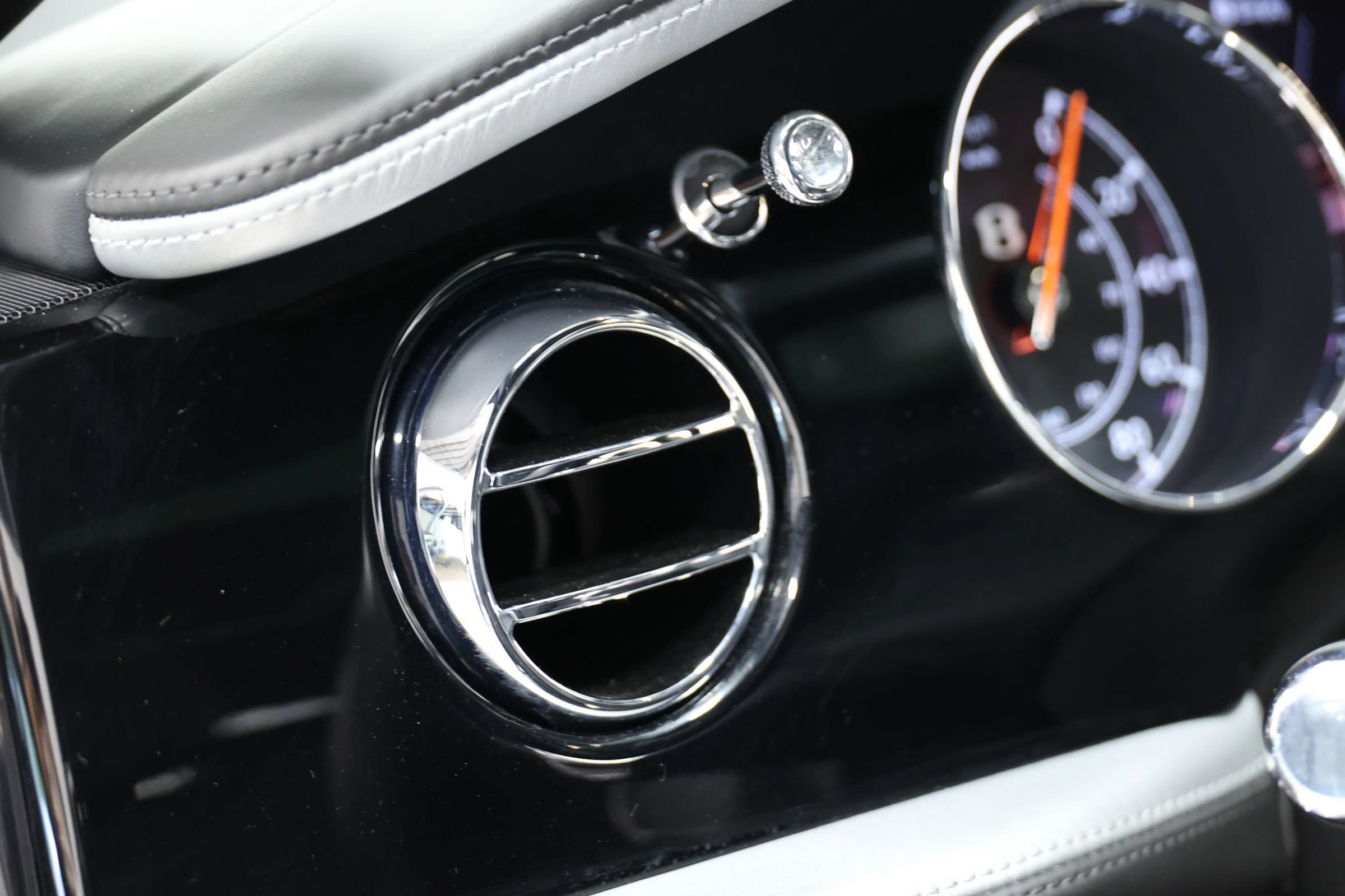 Used 2018 Bentley Mulsanne RWD image 27