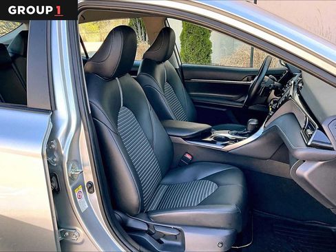 Certified 2019 Toyota Camry SE FWD image 8