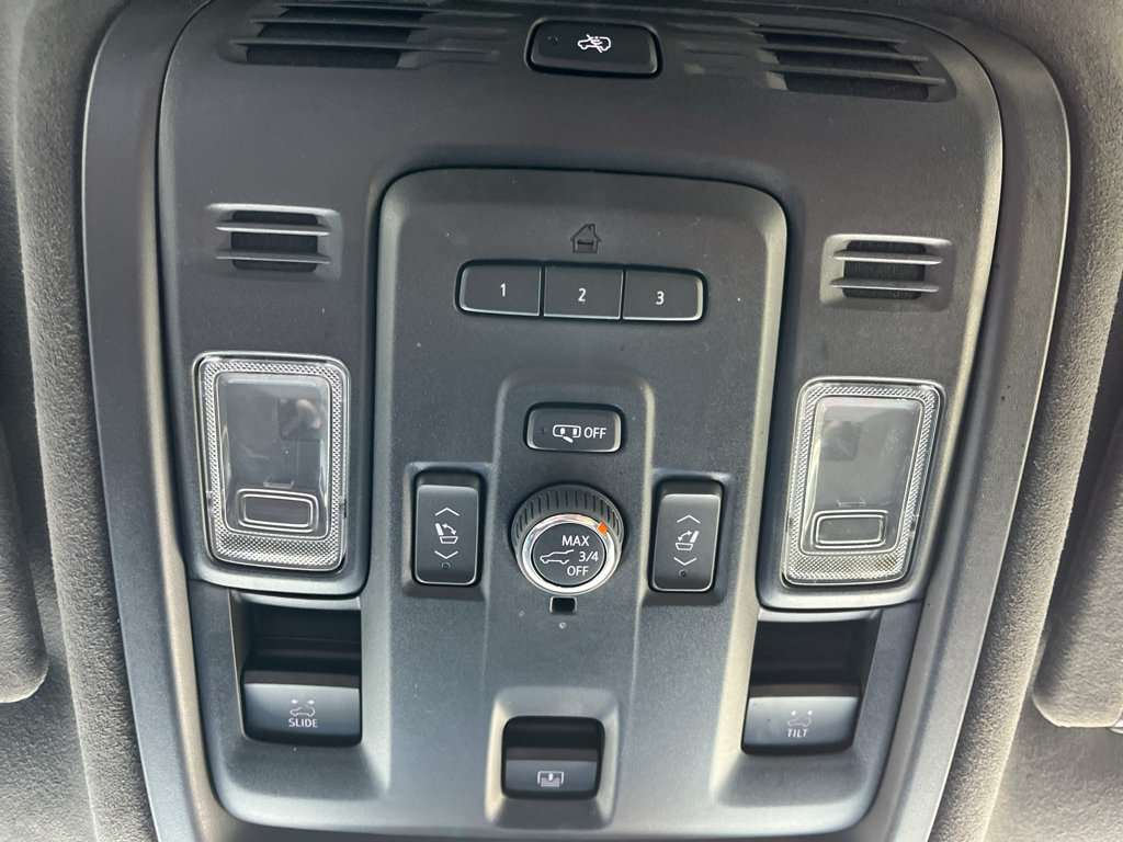 Used 2021 Cadillac Escalade Sport Platinum w/ LPO, ONYX Package AWD/4WD image 32