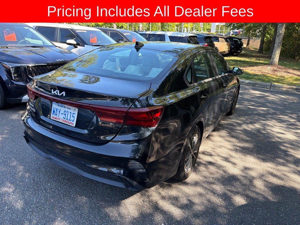 Certified 2023 Kia Forte LXS FWD image 5