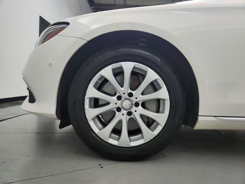 Used 2017 Mercedes-Benz E 300 4MATIC image 31