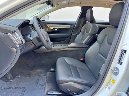 Used 2023 Volvo S90 B6 Plus w/ Protection Package Premier image 17