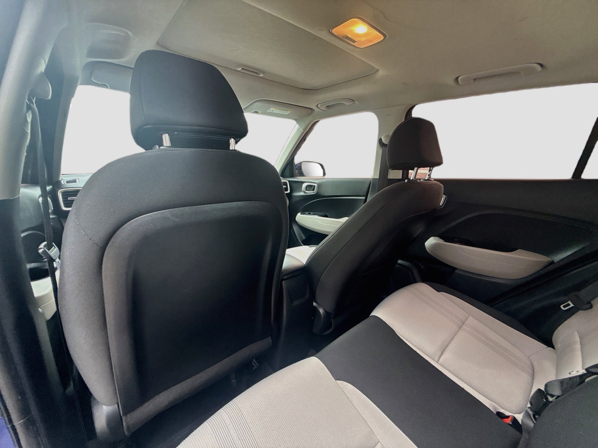 Used 2023 Hyundai Venue SEL FWD image 21