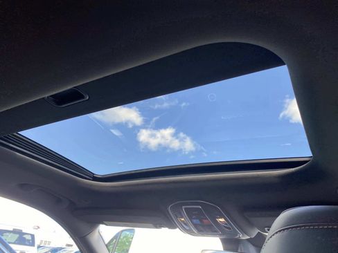 New 2025 Jeep Grand Cherokee Laredo image 7