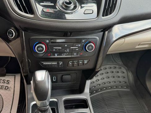 Used 2019 Ford Escape Titanium AWD/4WD image 10