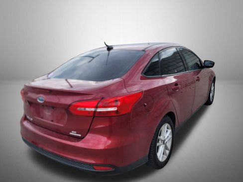 Used 2015 Ford Focus SE FWD image 3
