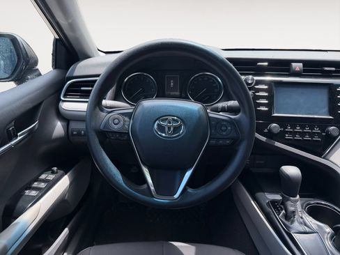 Used 2018 Toyota Camry LE w/ Convenience Package FWD image 12