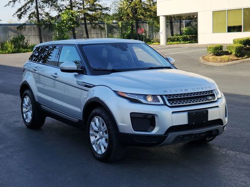 Used 2018 Land Rover Range Rover Evoque SE AWD/4WD image 5