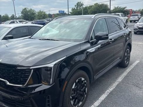 Used 2025 Kia Sorento S w/ Panoramic Sunroof Package FWD image 2