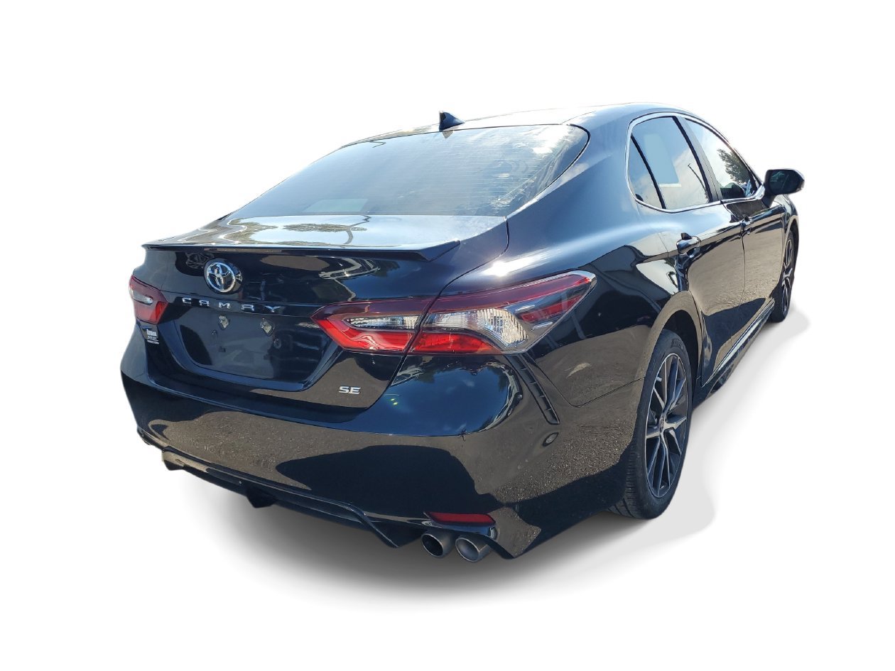 Used 2024 Toyota Camry SE w/ Convenience Package FWD image 4