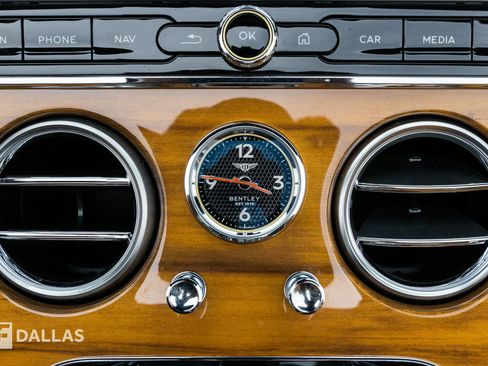 Used 2021 Bentley Continental GT image 28