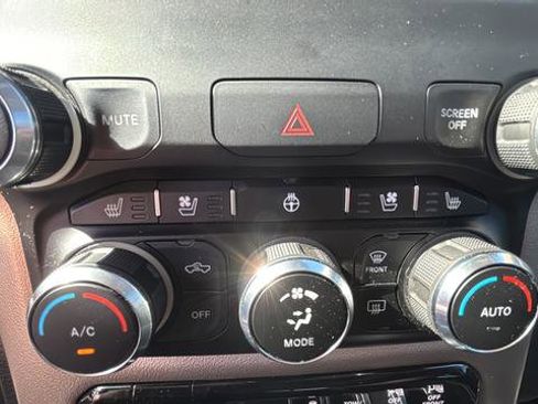 Used 2020 RAM 1500 Laramie AWD/4WD image 30