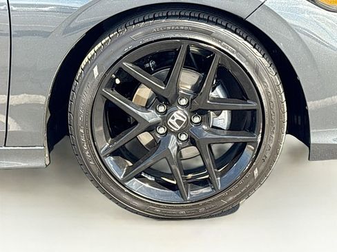 Used 2025 Honda Civic Sport image 31